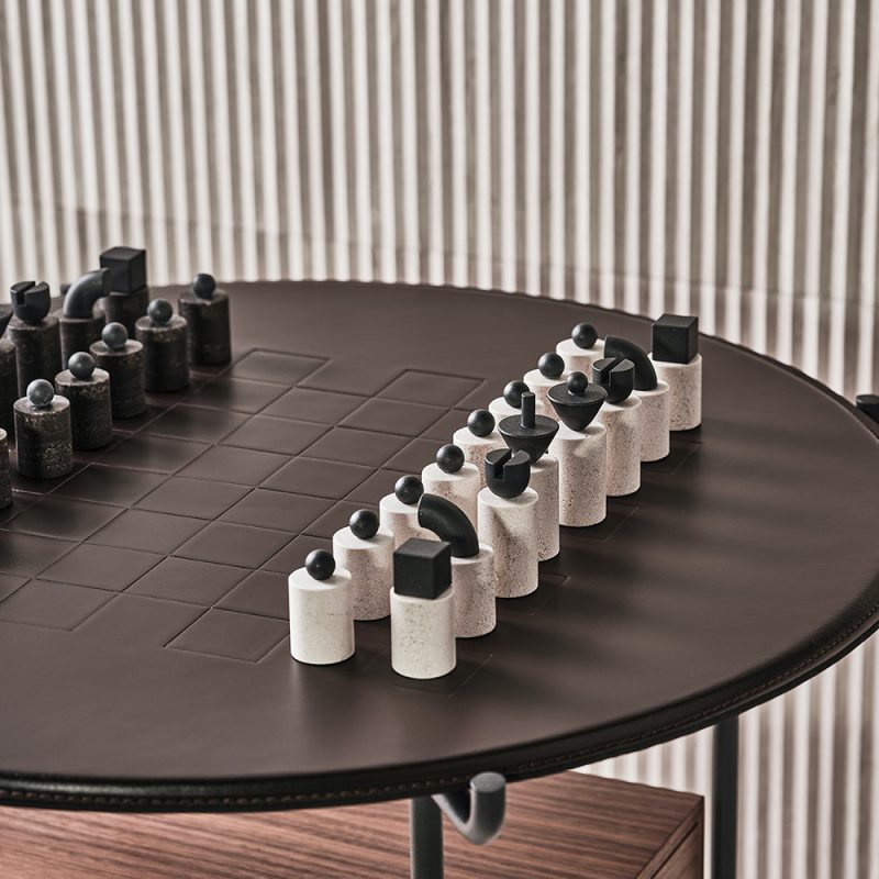 Flirt Chess Table