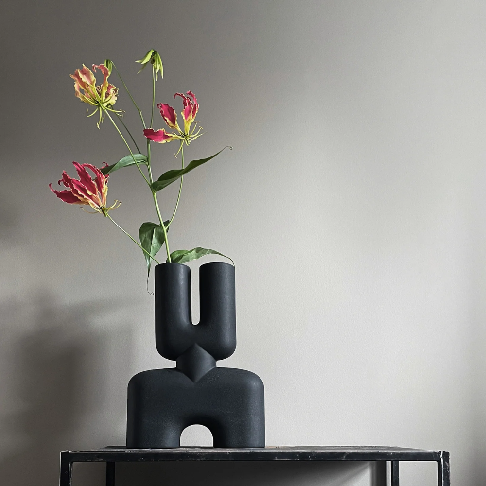 Cobra Vase Double, Medio