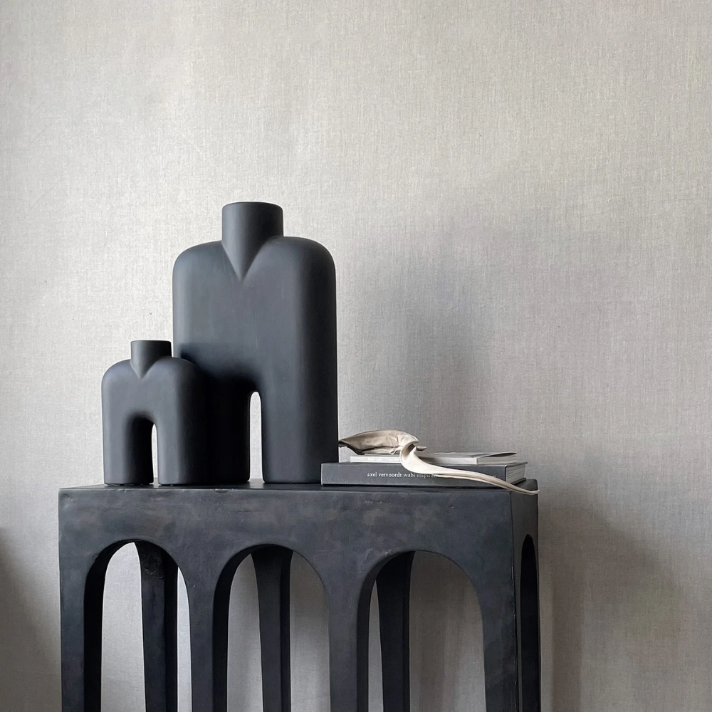 Cobra Vase Tall, Medio