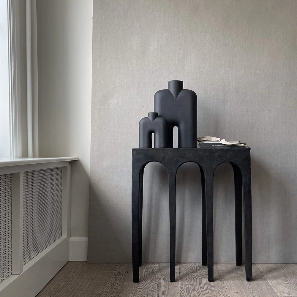 Cobra Vase Tall, Medio