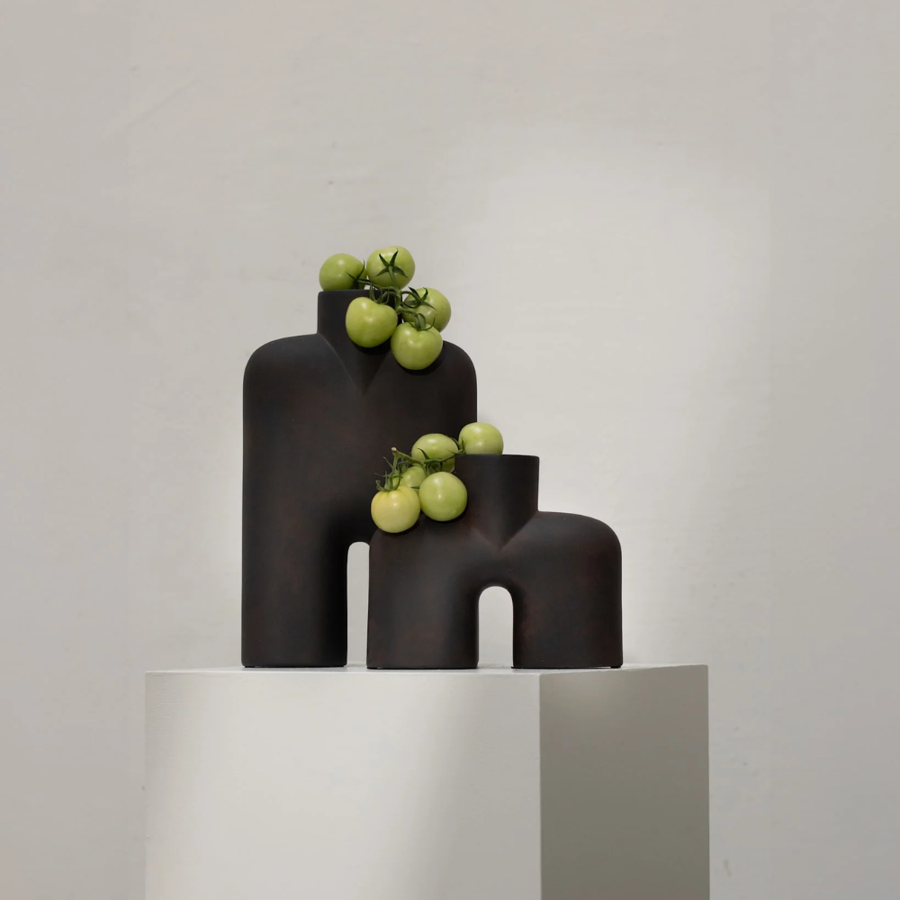 Cobra Vase Tall, Medio